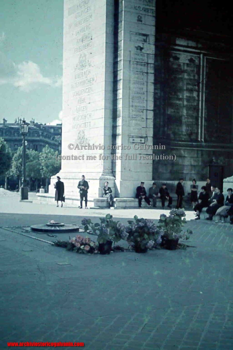 Agfa color, paris 1940, Paris occupation, Arc de triomphe, ww2 il colour, seconda guerra mondiale a colori, foto a colori seconda guerra mondiale, foto a colori hitler